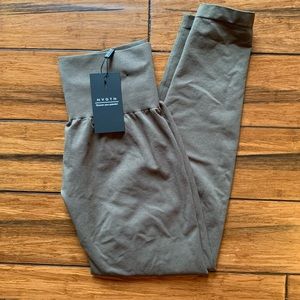 NWT NVGTN Olive Solid Seamless Leggings